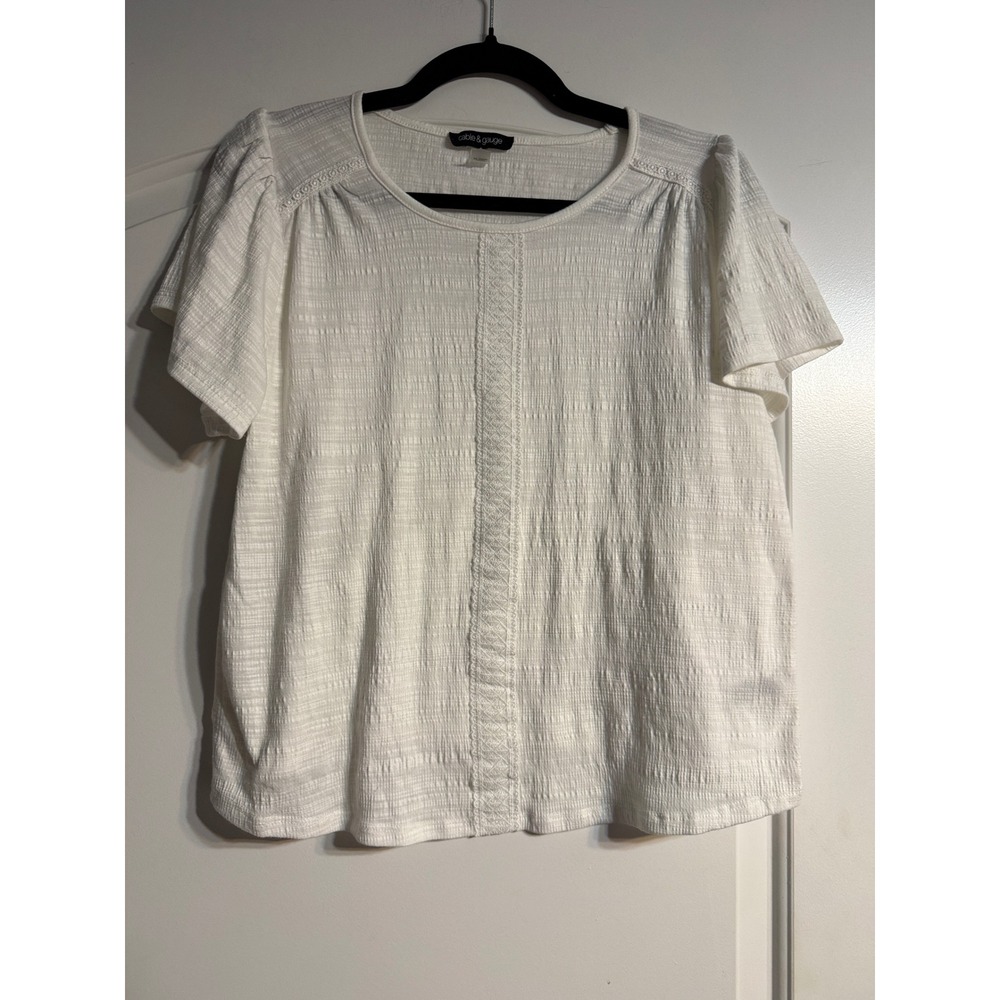 Cable & Gauge Top Medium White Lace Trim Flutter Sleeve Textured Boho Romantic